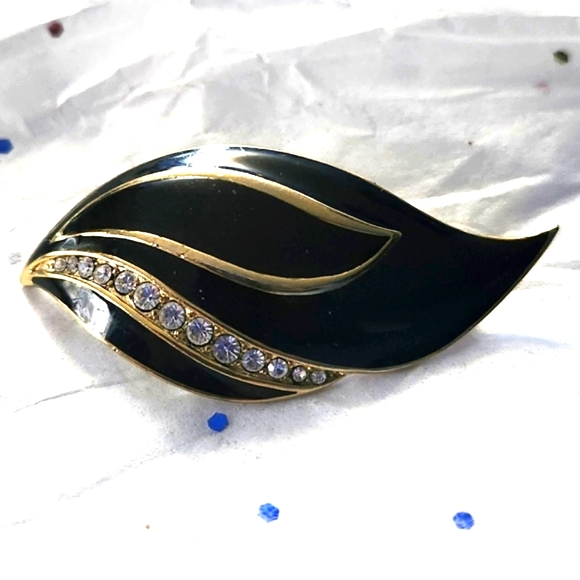 Vtg 1990s Gold Tone Black Enamel Rhinestone Modernist Leaf Pin Brooch - Picture 1 of 3
